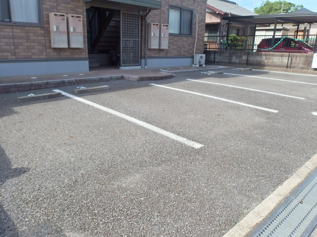ラフィーネの駐車場