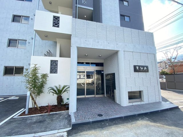 東油山TERRACEのエントランス