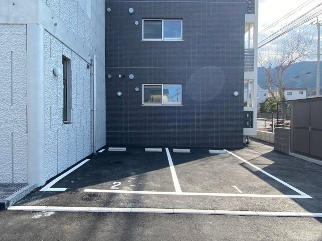 東油山TERRACEの駐車場