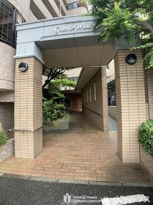 福岡市南区平和１丁目の賃貸マンションのエントランス