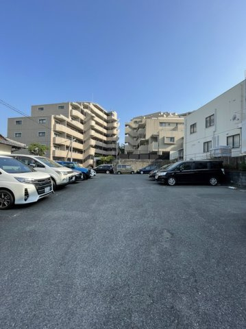 福岡市南区平和１丁目の賃貸マンションの駐車場