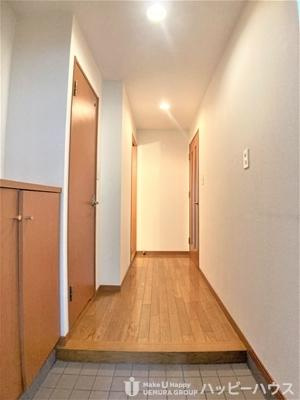 福岡市南区平和１丁目の賃貸マンションの玄関