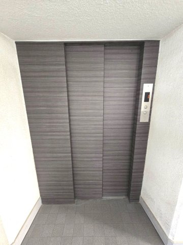 トーカンマンション大橋のその他|共用部分にも清掃が行き届いていて、清潔感のあるエレベーターです☆