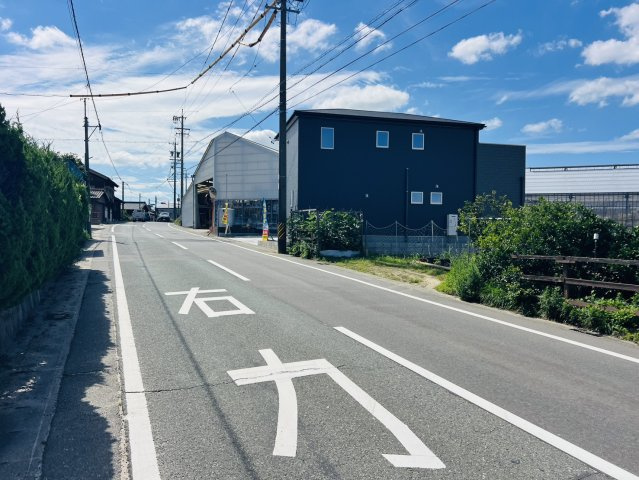 碧南市天神町1丁目15番　『仲介手数料無料』新築一戸建て・建売の前面道路含む現地写真