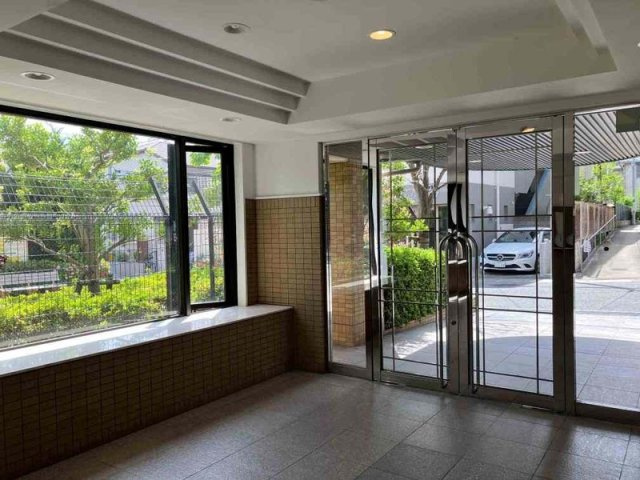 パーク・ハイム東芦屋町のロビー