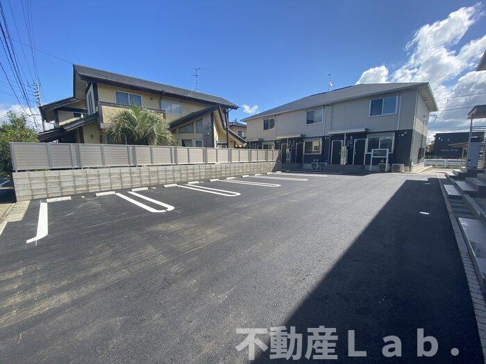マーレ（杉島）　B棟の駐車場