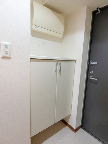 【玄関】レジディア榴岡イースト棟