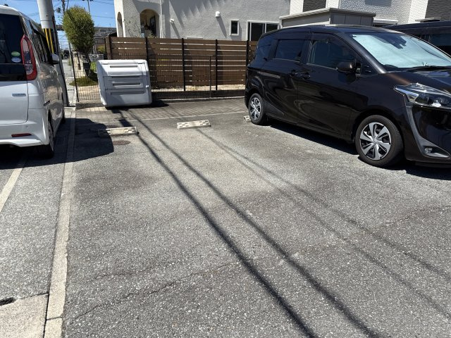 サニープレイスの駐車場