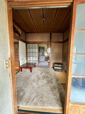 レトロな趣を活かしリノベ素材に～埼玉県久喜市栗橋北2丁目～の和室|2つの和室を繋げて、ひと続きの広い空間として利用できます。