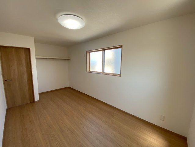 ワイウッドコート加須市久下第7期の洋室|コンパクトで使いやすい洋室です