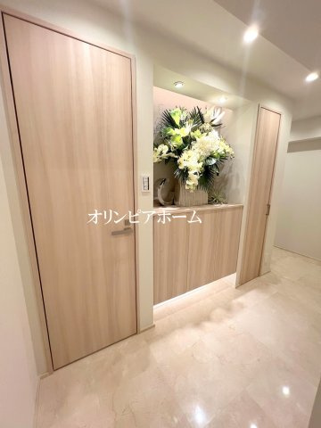 アクシア日本橋　2階　角部屋　リフォーム済の玄関