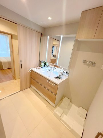 アクシア日本橋　2階　角部屋　リフォーム済の独立洗面台