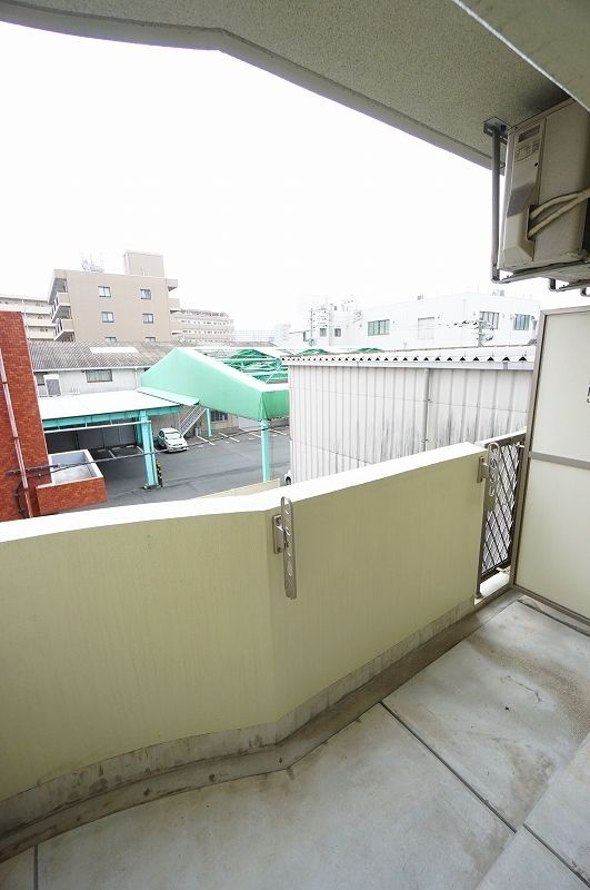 ホークシティ駅南のバルコニー