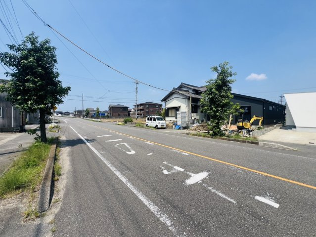 碧南市川端町一丁目18番１『仲介手数料無料』新築一戸建て・建売の前面道路含む現地写真