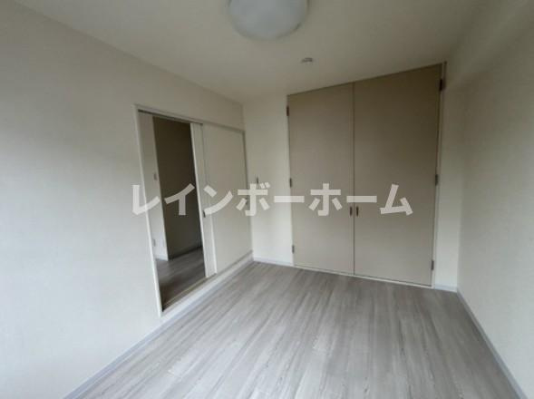 三ツ和マンションの寝室