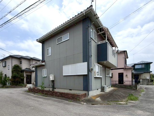 【中古戸建】本庄市都島の外観|■外観｜閑静な住宅街で始める新しい暮らし♪開放的な毎日をあなたへ(^^♪
