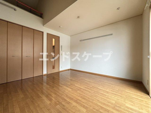 アーバンフラッツの居間・リビング|高崎、前橋のお部屋探しはエンドスケープまで！お客様の理想お聞かせ下さい♪
