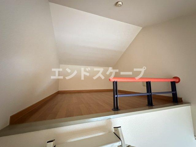 アーバンフラッツの居間・リビング|高崎、前橋のお部屋探しはエンドスケープまで！お客様の理想お聞かせ下さい♪