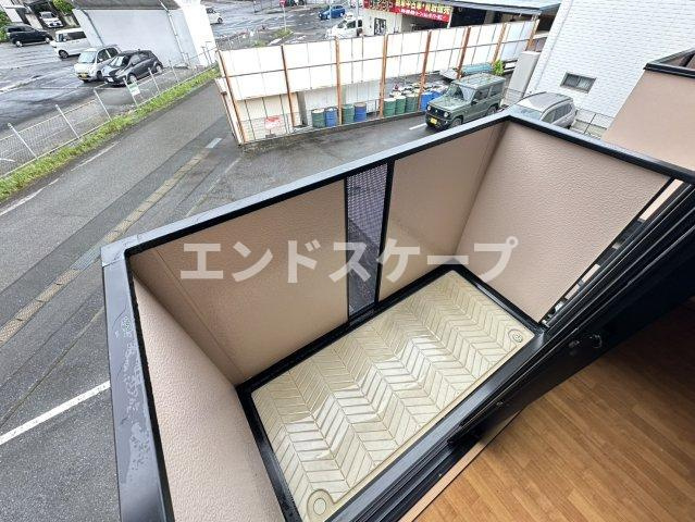 アーバンフラッツのバルコニー|高崎、前橋のお部屋探しはエンドスケープまで！お客様の理想お聞かせ下さい♪