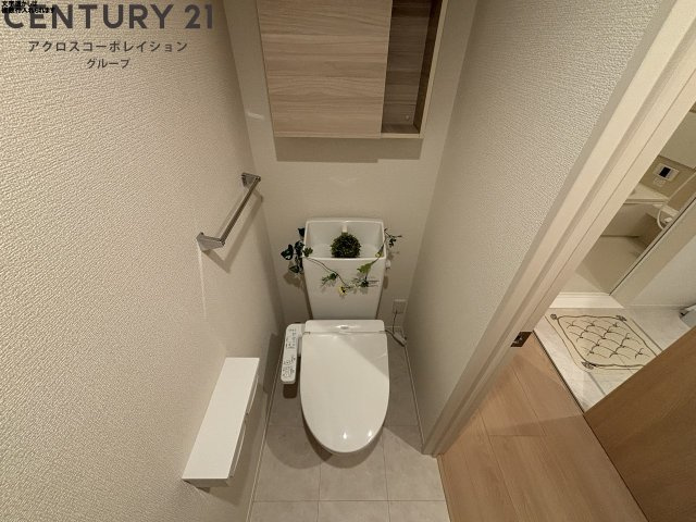 温水洗浄便座付きのトイレです♪