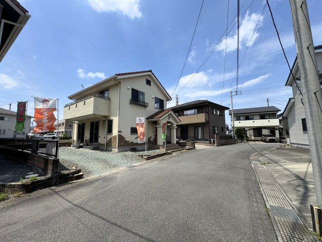 前橋市箱田町　中古住宅の前面道路含む現地写真|東側前面道路幅員約6.0ｍ