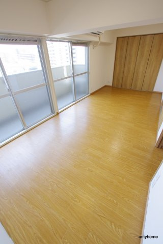 福島スカイハイツ　仲介手数料無料の居間・リビング