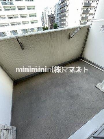 プレサンス難波元町のバルコニー