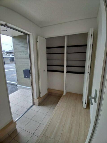 クレイドルガーデン光市中島田第1の玄関