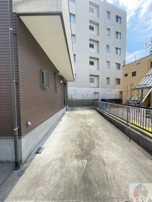 【駐車場】 | 折戸町2-1-2戸建賃貸