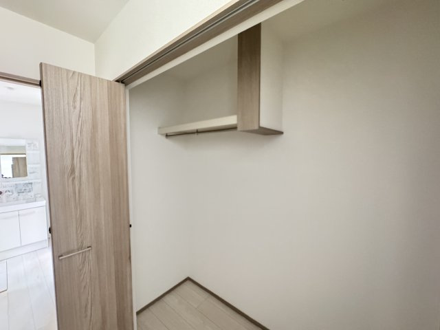 豊見城市渡橋名浜原（全39棟）22号棟の収納|22号棟　洋室9.25帖＋CL×2ヶ所付き♪