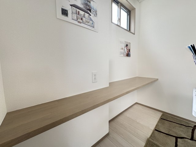 豊見城市渡橋名浜原（全39棟）22号棟の居間・リビング|22号棟　LDK18.08帖♪カウンター付き♪