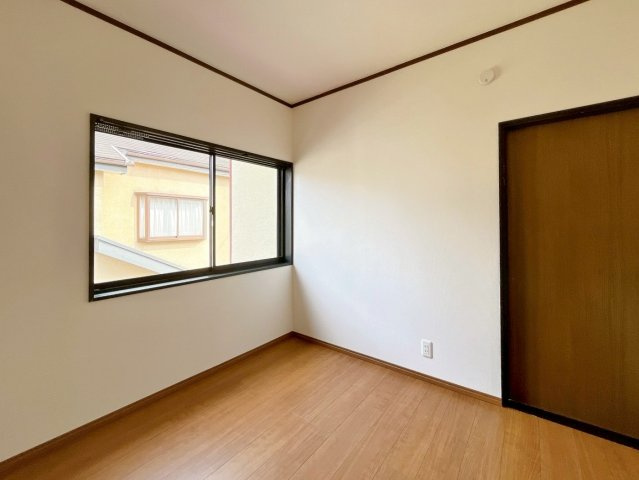 【洋室】 | 高崎市新後閑町　中古住宅