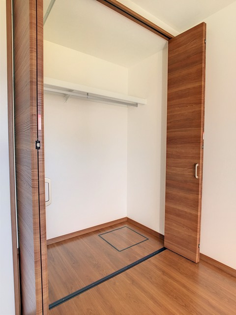直方市大字感田のアパートの収納