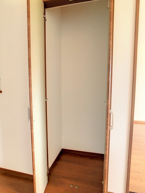 直方市大字感田のアパートの収納