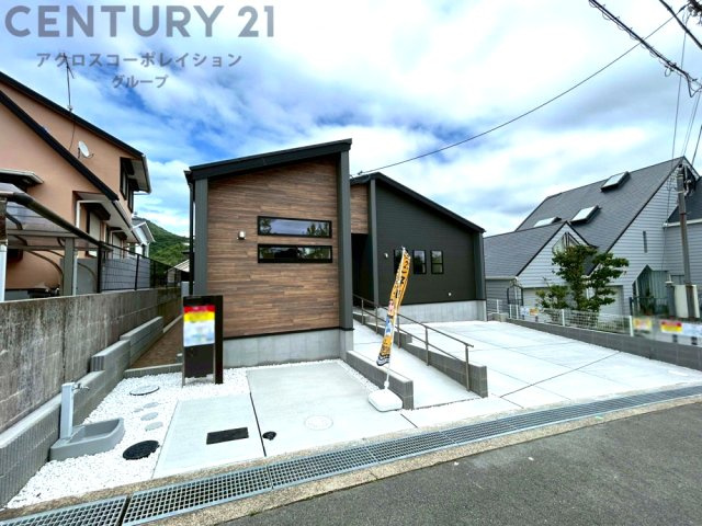 建築順調に進行中です。同社施工例物件ございますので、見学希望の際はお気軽にお問い合わせください。ネットからの見学予約も便利です。「C21アクロス」でアクロスコーポレイションを検索！