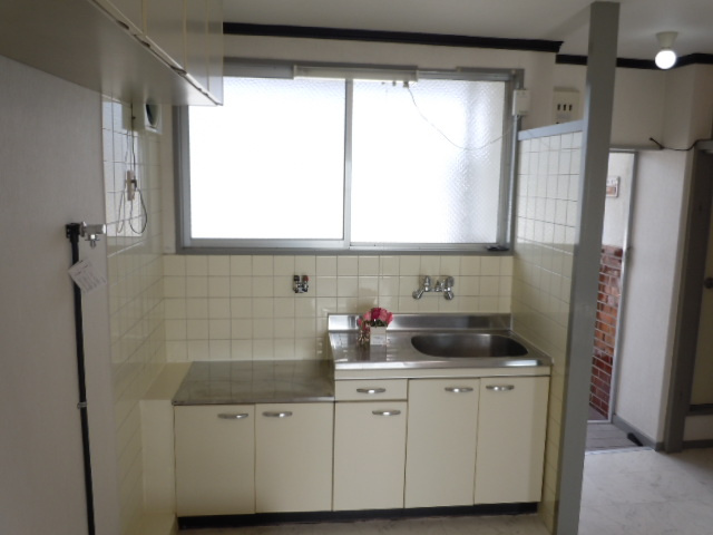 草野マンション８号館のキッチン