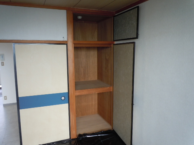 草野マンション８号館の収納