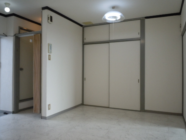 草野マンション８号館の居間・リビング