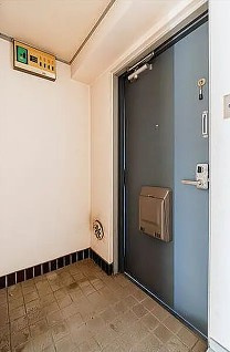 田園キャッスルの玄関