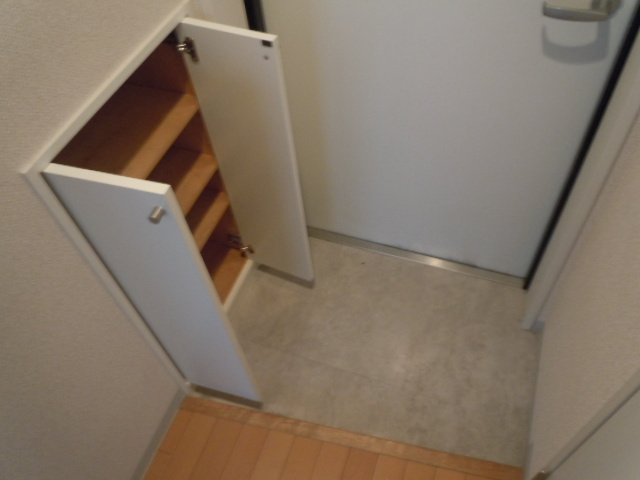 ルグラン弐番館の玄関