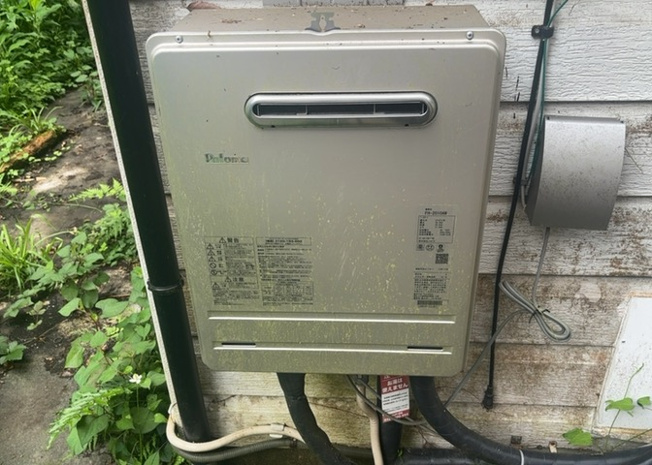 【発電・温水設備】 | 省エネ給湯器とは従来型の給湯器より熱効率が高く、少ない燃料でたくさんのお湯を沸かすことが出来る高効率な給湯器のことを指します。また、省エネ給湯器には種類があり、利便性や効果なども様々です。