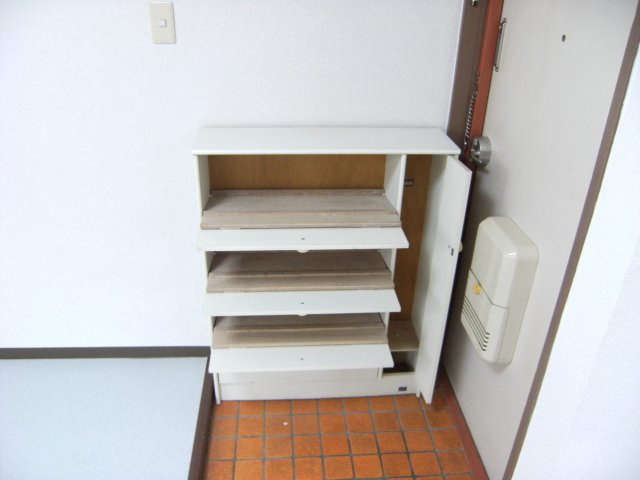 クレール曽根の玄関