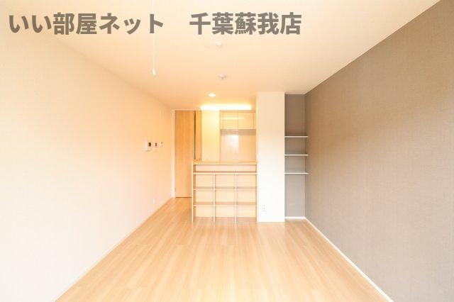 アメニティーなかにしⅣの居間・リビング|こちらのリビングで趣味の時間をお楽しみください