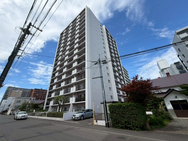 シャンボール豊平の外観