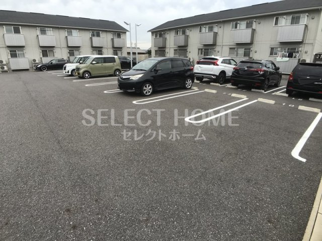 【駐車場】 | グランテラス高力 Ｂ棟 | 車をお持ちの方に嬉しい駐車場付きの物件です