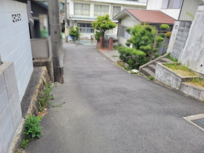 【前面道路含む現地写真】 | 朝霧東町1丁目土地