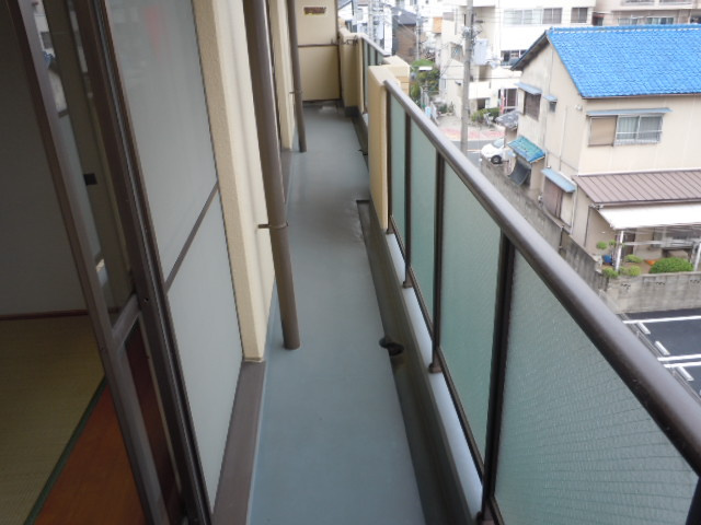 クレール豊中曽根のバルコニー