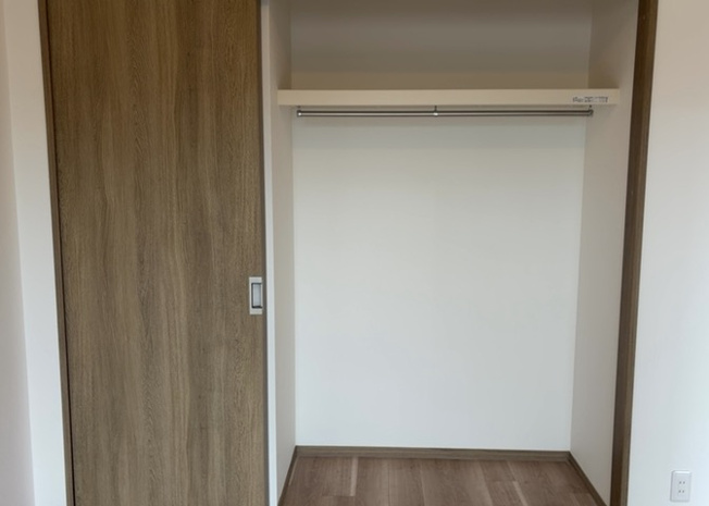 【収納】 | ライオンズマンション橋本台第２ | デザイン性を重視しすぎて収納が少なかった！なんてことにならないため、事前に現地で収納の数を確認しておくことをお勧めします。クローゼット以外にも床下収納や屋根裏収納、パントリーなどもチェックしましょう。