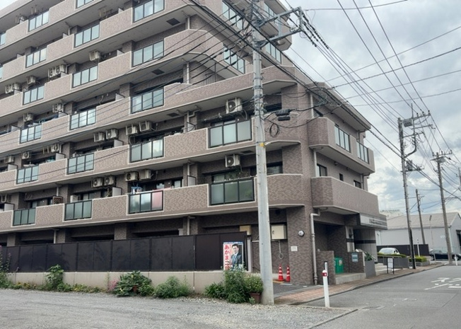 【外観】 | ライオンズマンション橋本台第２ | マンションの外観は非常に重要なポイントです！外観の善し悪しは資産価値に大きな影響を与えます。外観のいいマンションを購入することで、高値で売却がしやすく、買い手が見つかりやすいというメリットがあります。
