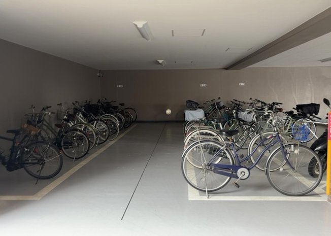 【駐輪場】 | ライオンズマンション橋本台第２ | マンションの駐輪場は、事前に空きがあるか確認を取ると安心です。せっかく入居したのに駐輪スペースがない！なんてことになったら大変ですよね。そこで、内見時や購入前にはまず事前に確認しておくと良いでしょう。